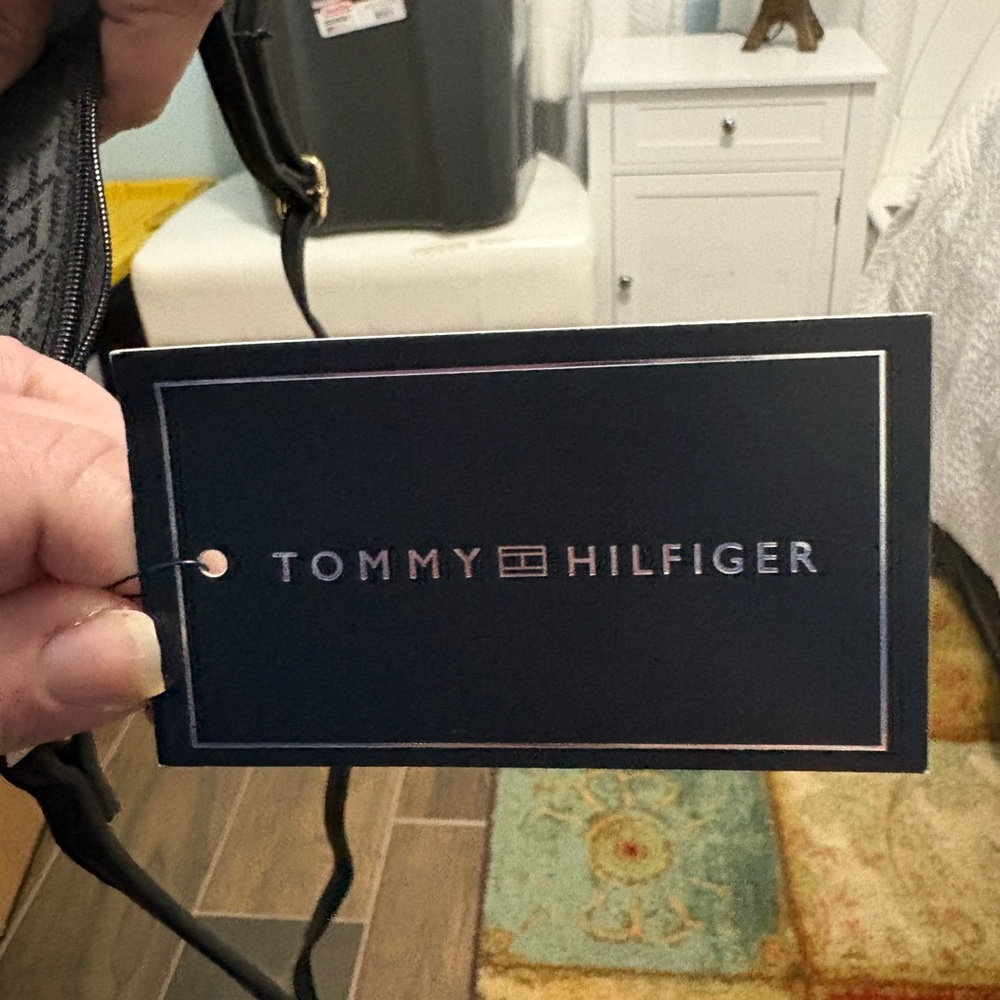 New, with Tag. Tommy Hilfiger Black Women's Bag - Picture 5 of 6